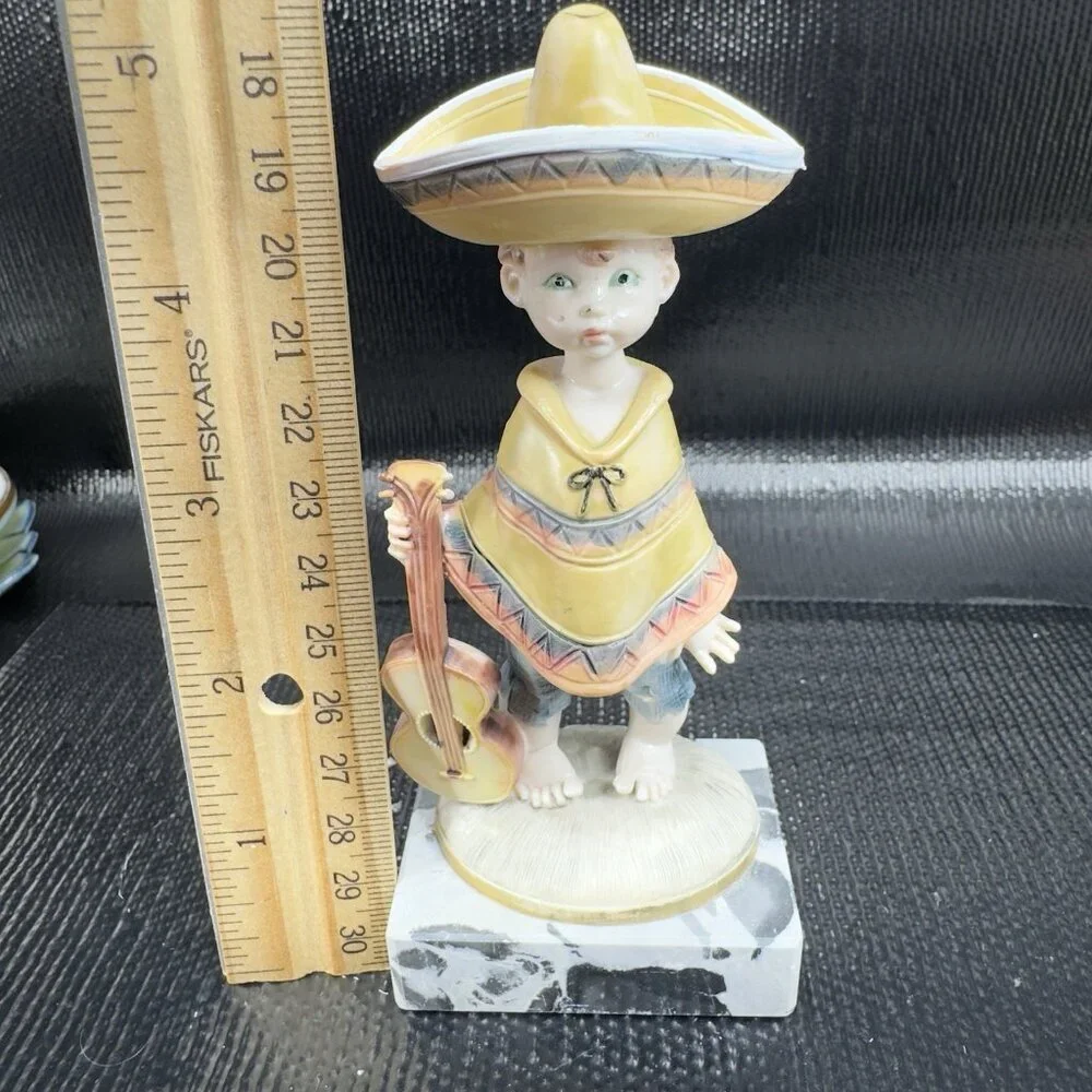 Simonelli Fontanini Carrara Marble Base Depose‎ Italy Figurine Boy Poncho Figure
